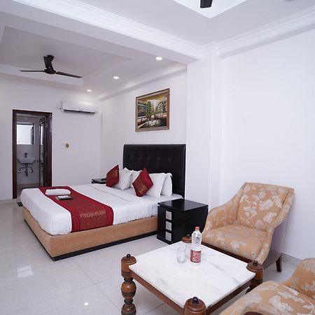 Hotel Moon Taj Near Yashobhoomi Convention Centre Delhi  Exterior photo