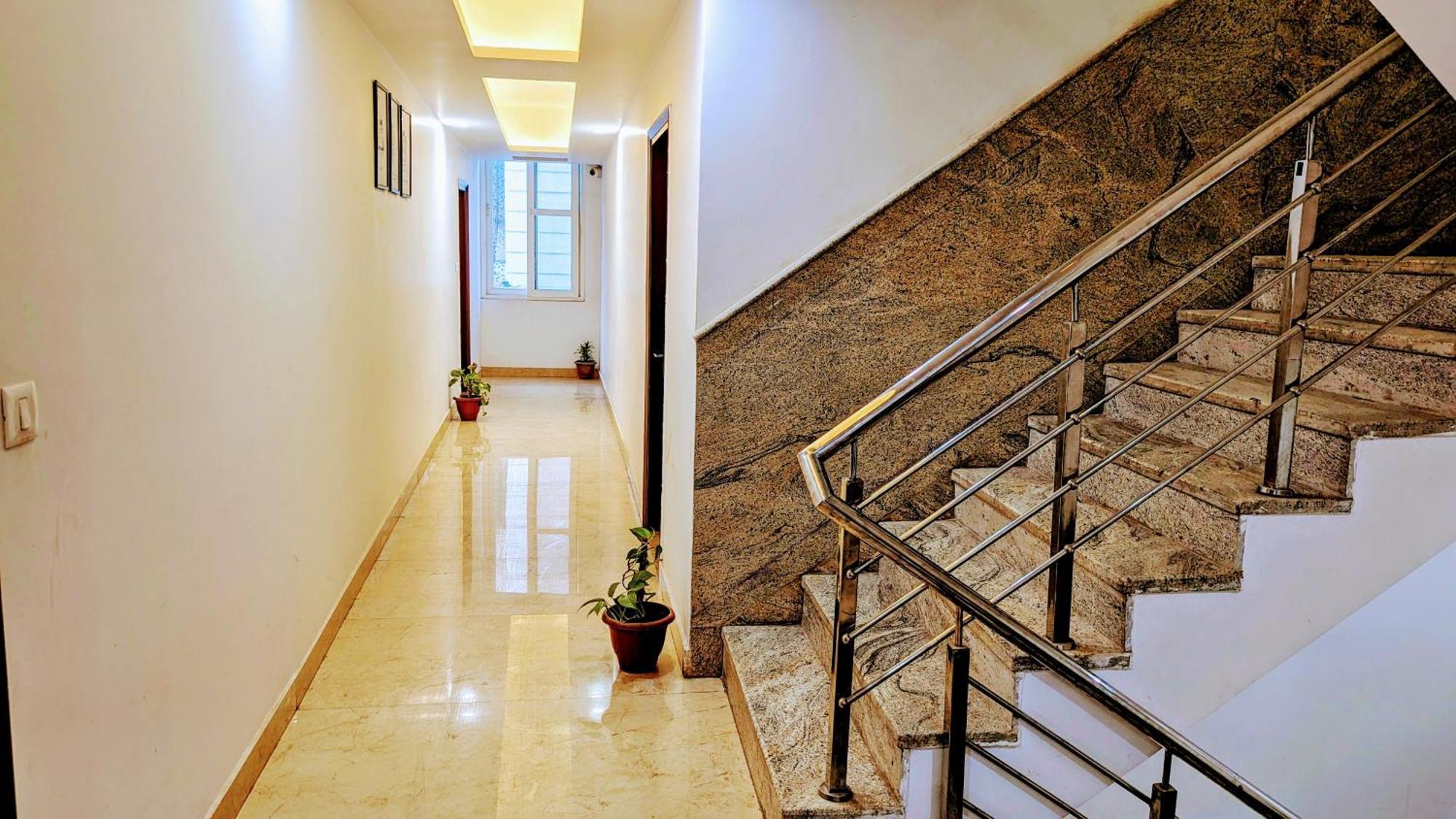 Hotel Moon Taj Near Yashobhoomi Convention Centre Delhi  Exterior photo